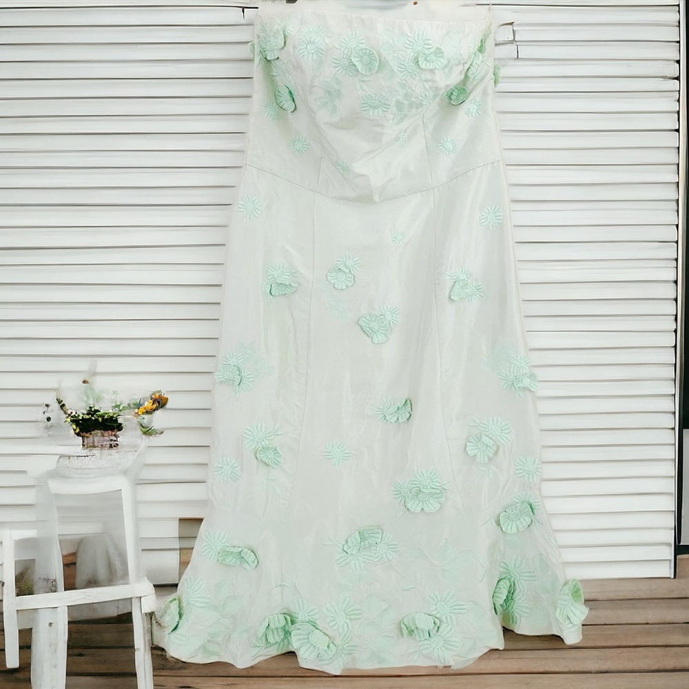 Luca Luca 100% Silk Seafoam Green 3D Floral Strapless Stunning Dress Size Medium